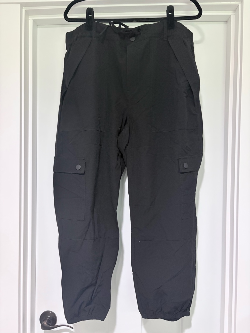 Cabi Black Cargo Jogger Pants - Size XL. Style 4315.